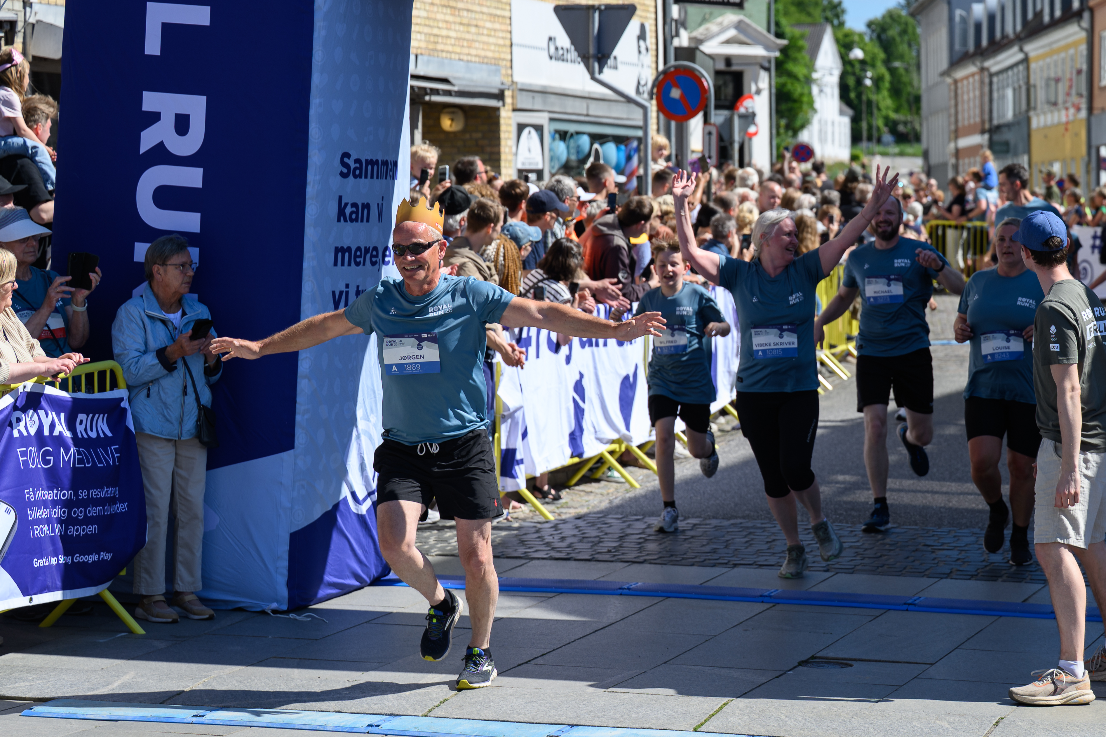 Løber krydser målstregen ved Royal Run 2026